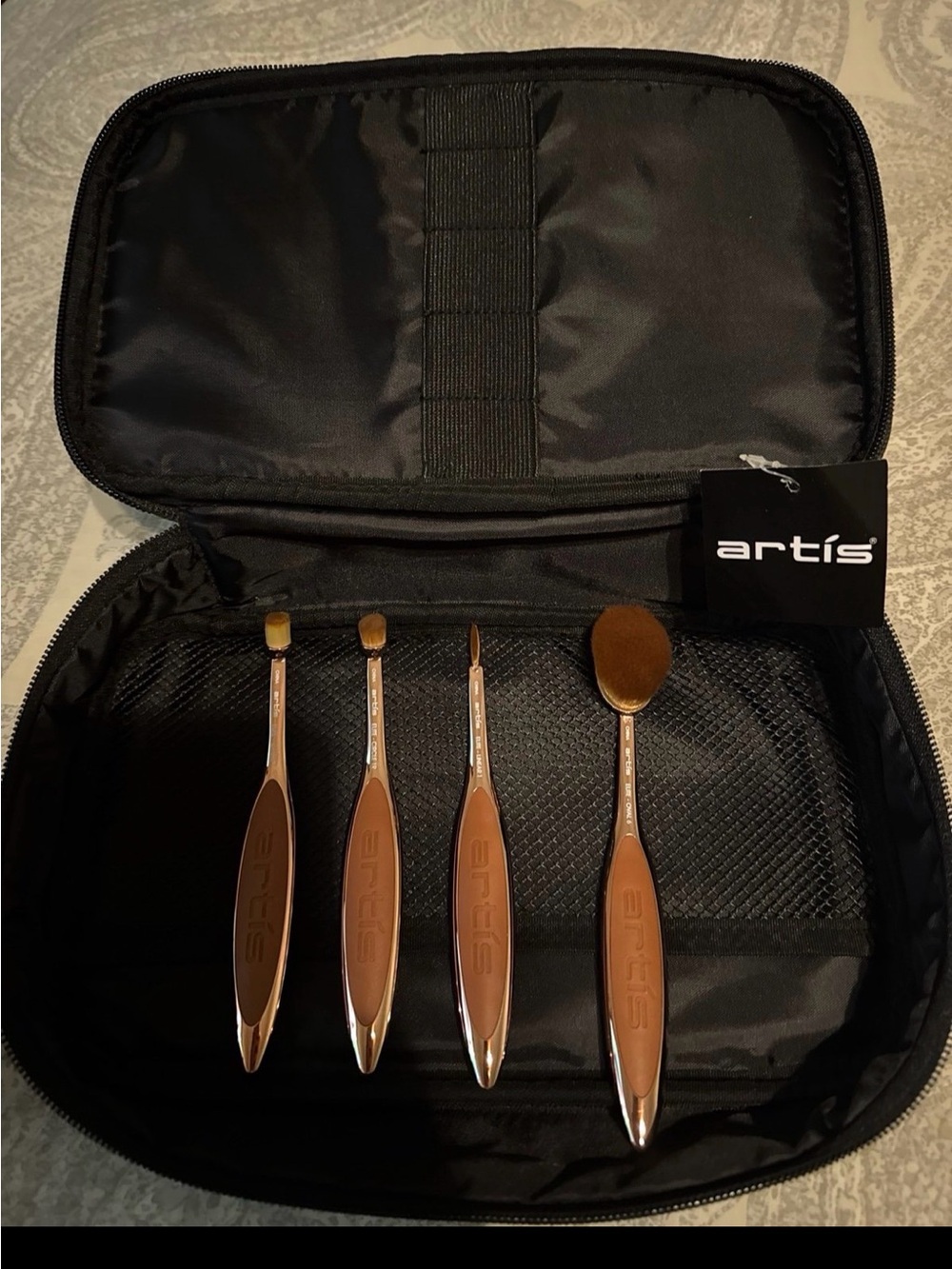 Artis 4 piece brush set with travel case